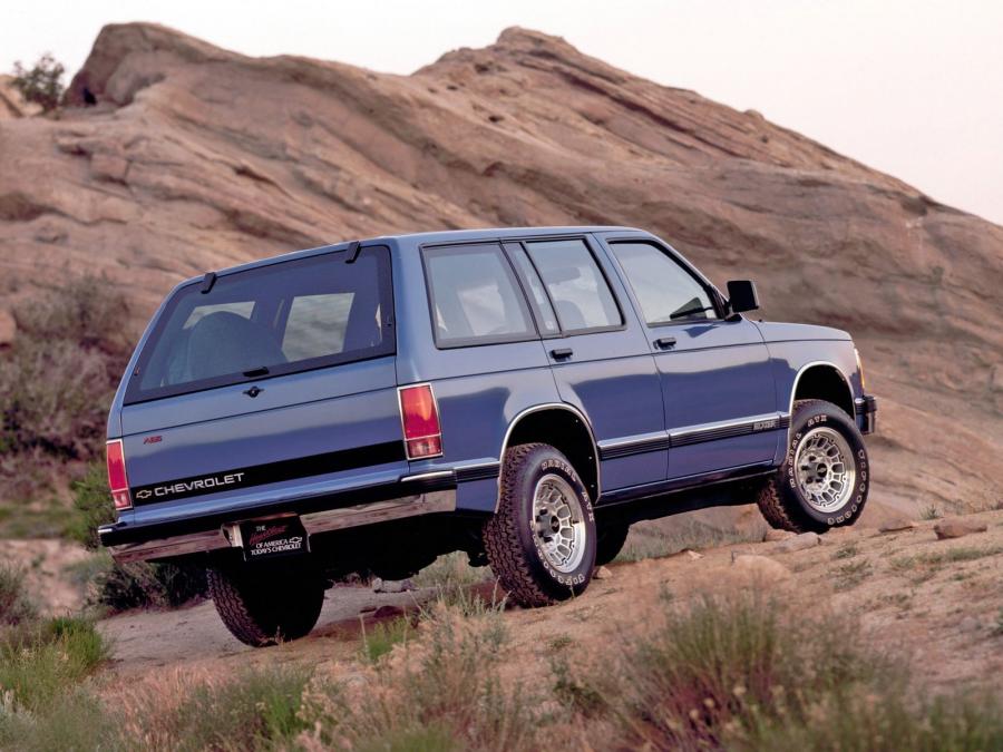  Chevrolet S-10 Blazer 5-Door 1990 года  (фото 9 из 11)